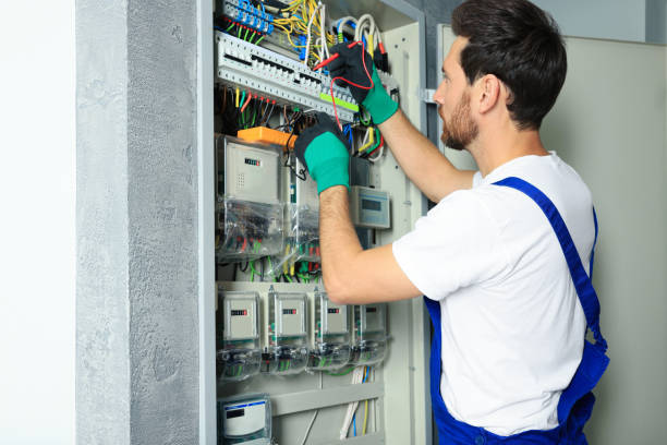 Best Electrician Near Me  in Bloomfield, IA
